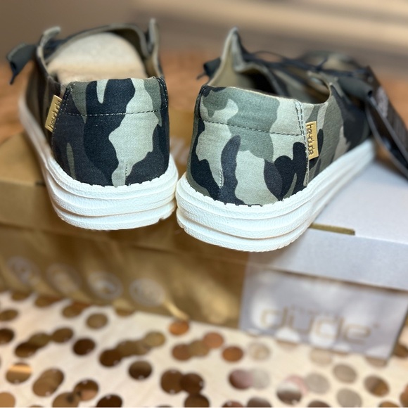 Hey Dude Wendy Camo Sneakers - Picture 6 of 8